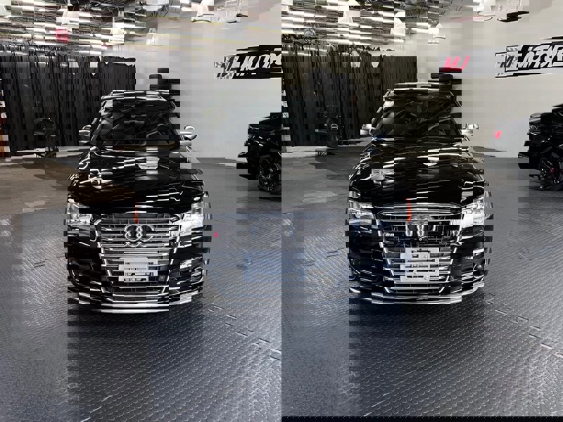 Used 2014 Audi S8 image 3