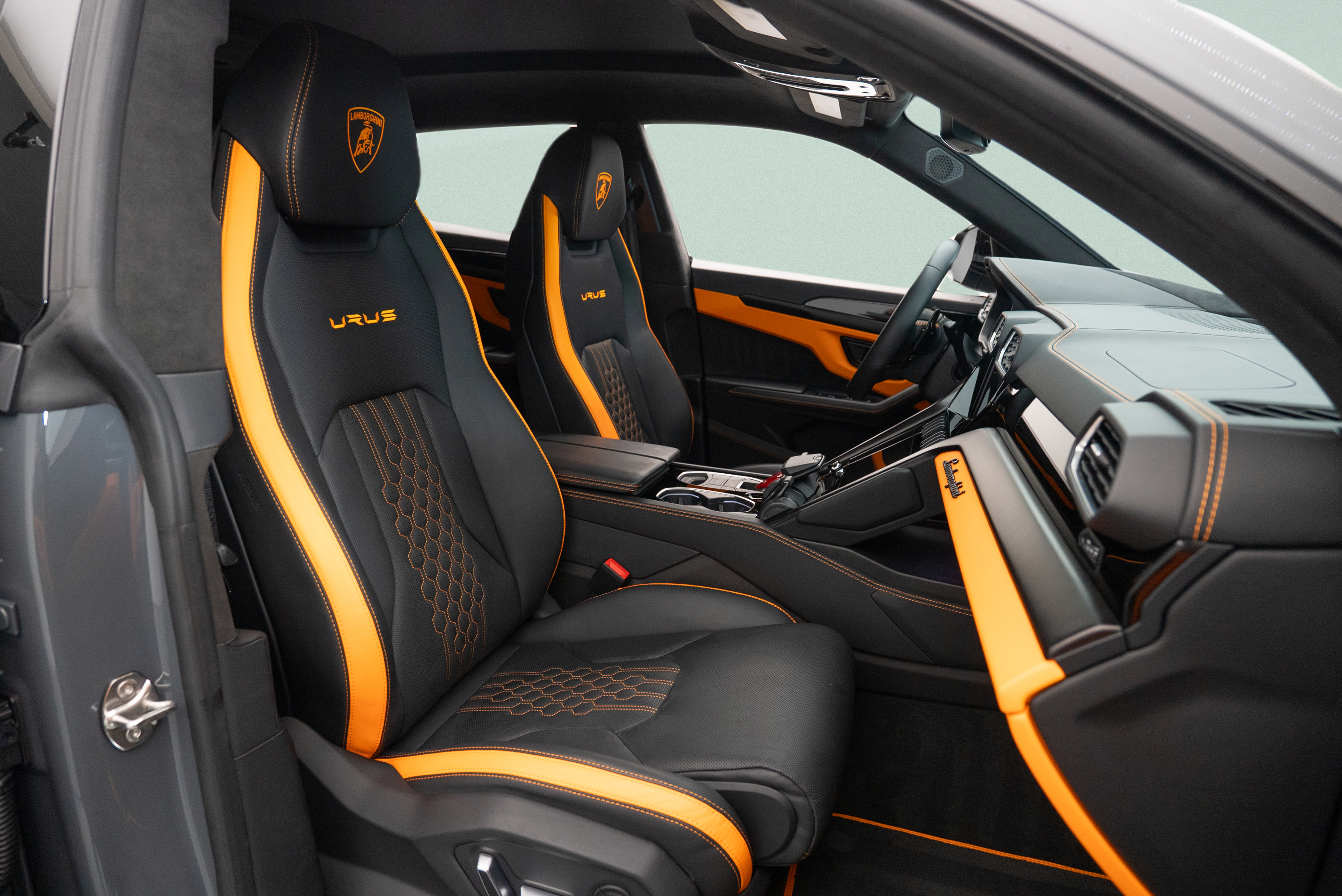 Used 2024 Lamborghini Urus S AWD/4WD image 11