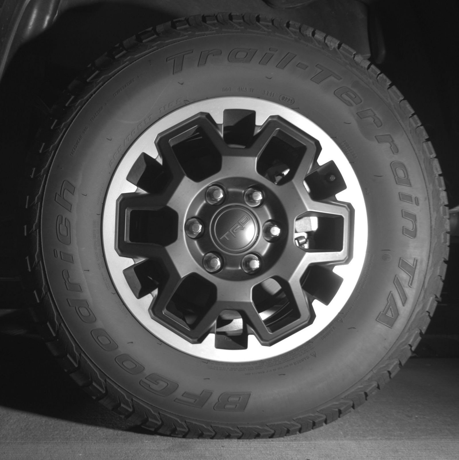Used 2025 Toyota Tacoma TRD Off-Road AWD/4WD image 17