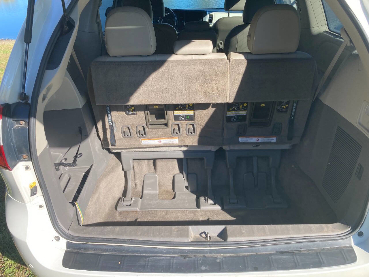 Used 2016 Toyota Sienna image 11