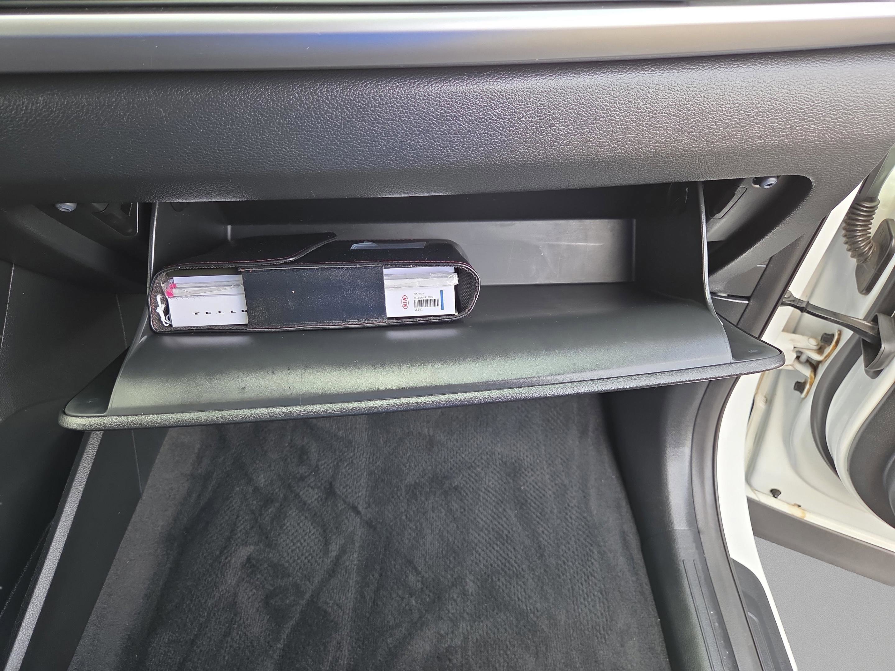 Used 2020 Kia Telluride LX image 40