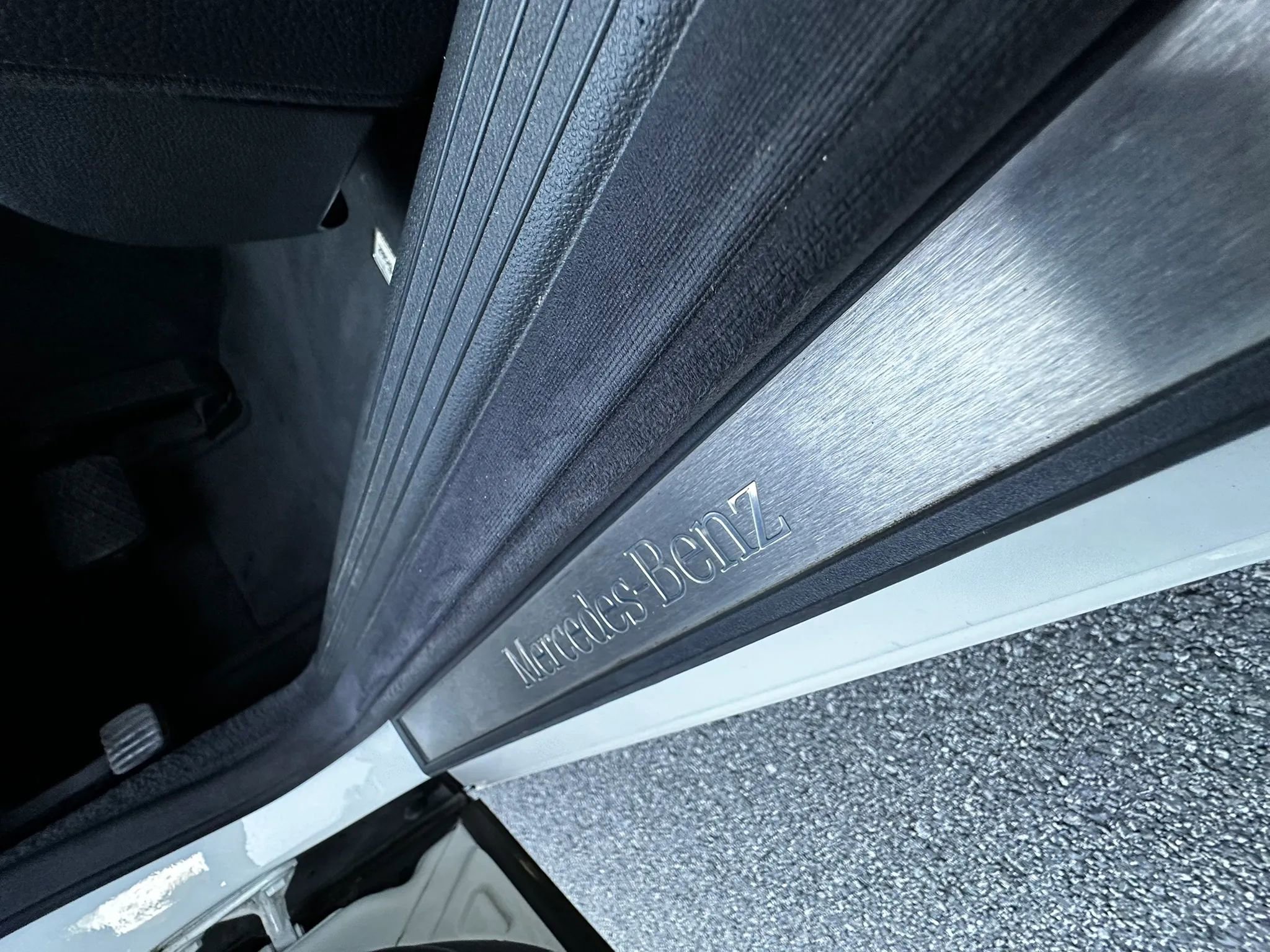 Used 2005 Mercedes-Benz E 320 Sedan image 44