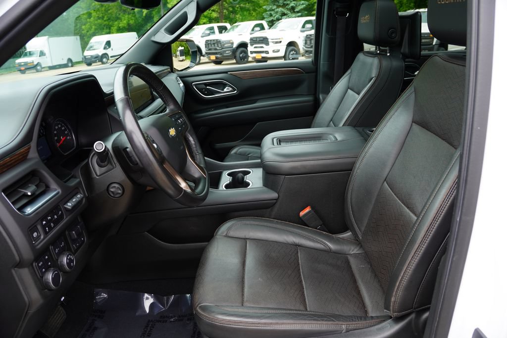 Used 2021 Chevrolet Suburban High Country w/ Premium Package AWD/4WD image 16