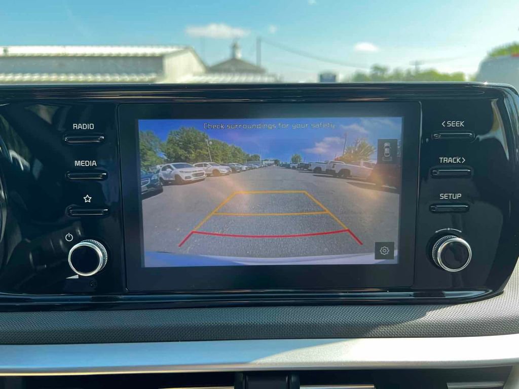 Used 2023 Kia K5 LXS image 28