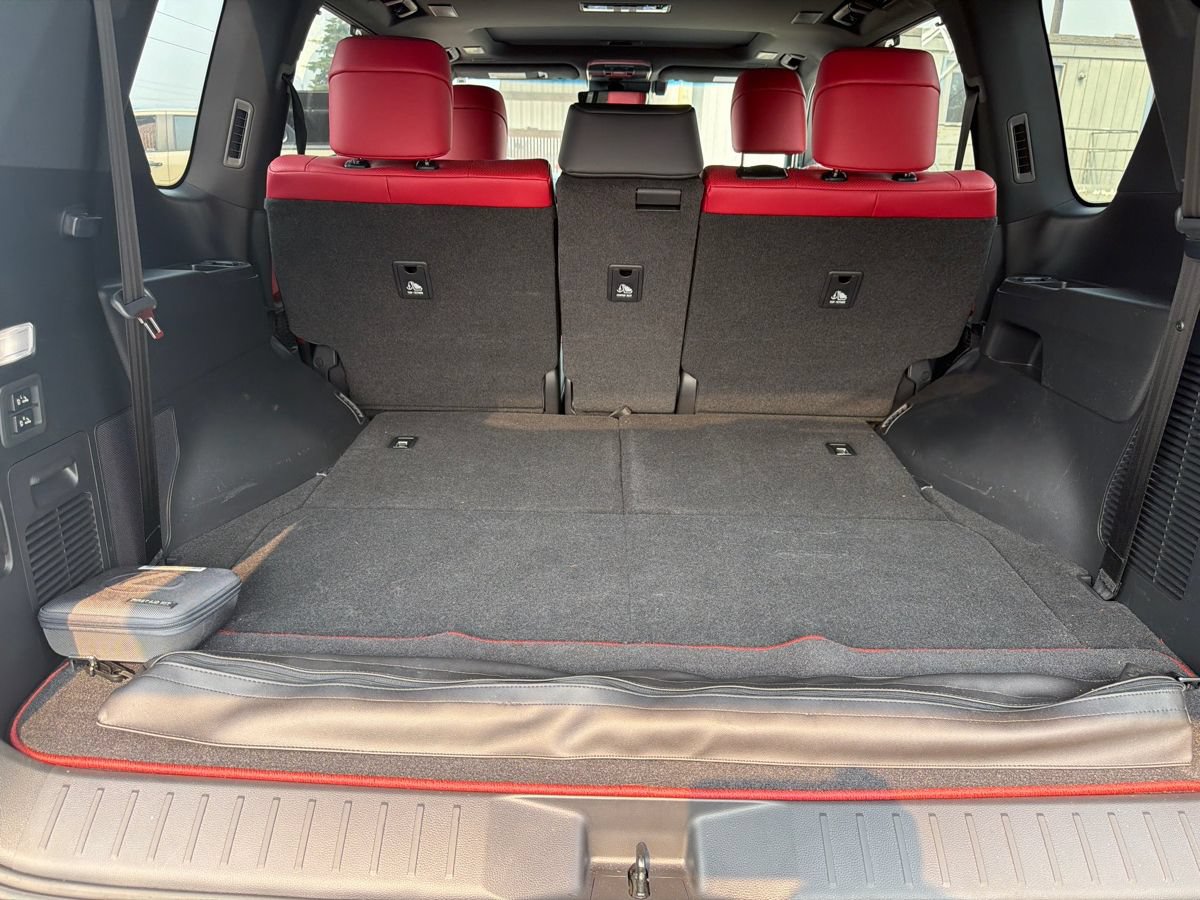 Used 2023 Lexus LX 600 F Sport w/ Accessory Package (Z1) AWD/4WD image 10