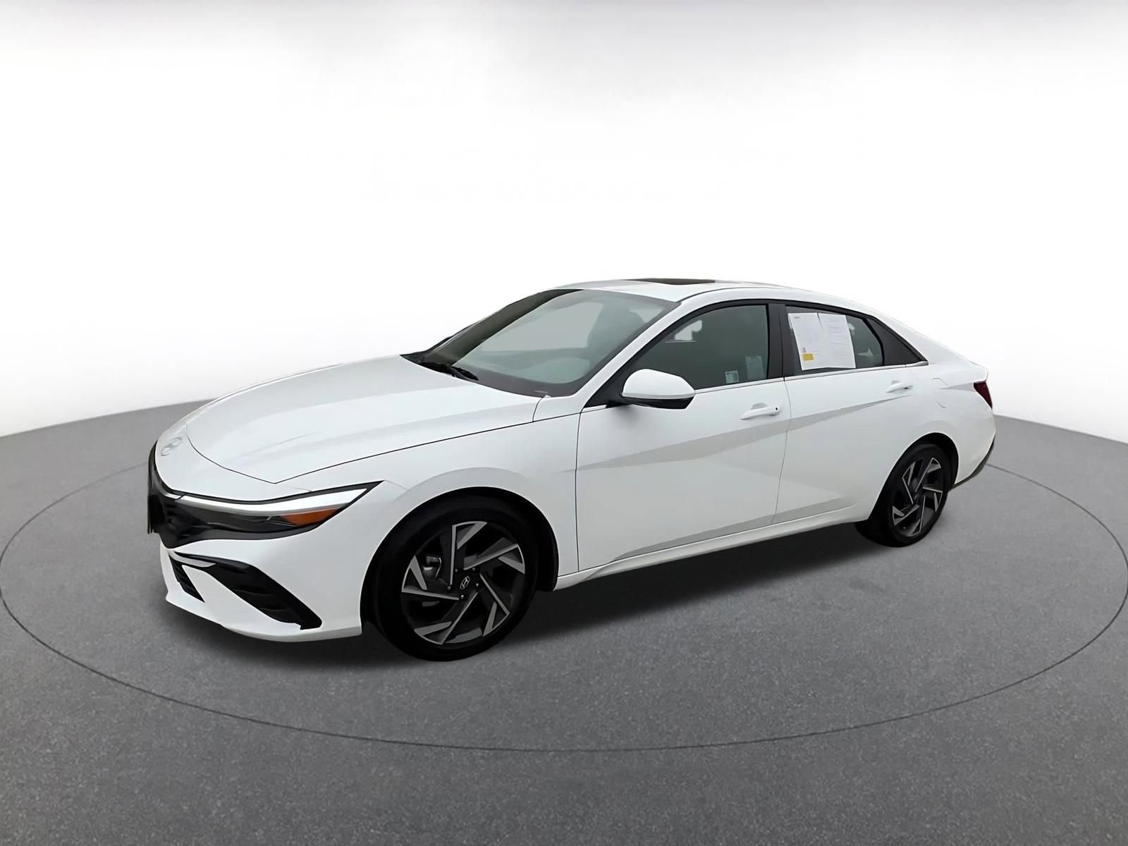 Used 2025 Hyundai Elantra SEL image 8