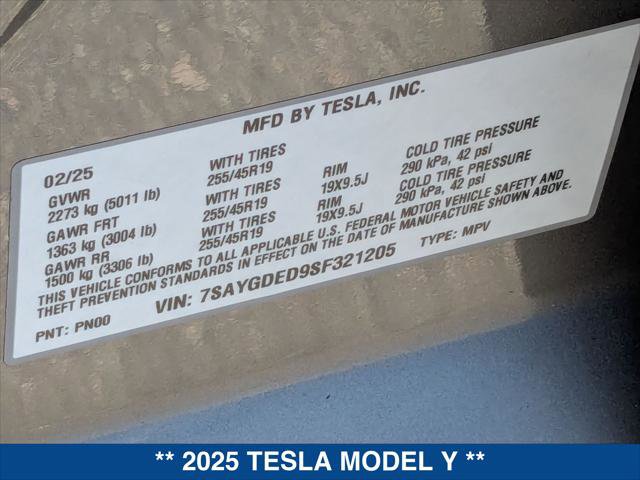 Used 2025 Tesla Model Y Long Range image 23