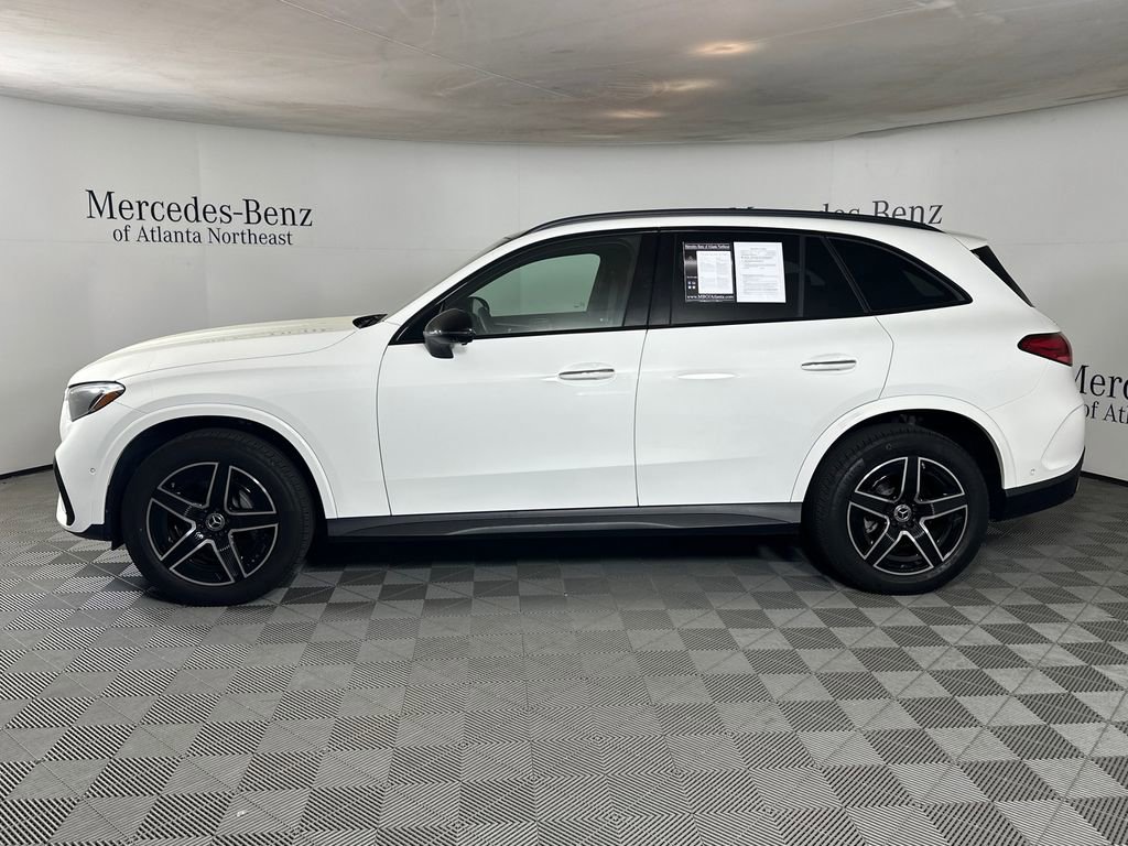 Used 2025 Mercedes-Benz GLC 300 4MATIC image 4