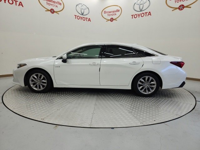 Used 2021 Toyota Avalon XLE w/ Moonroof Package image 5