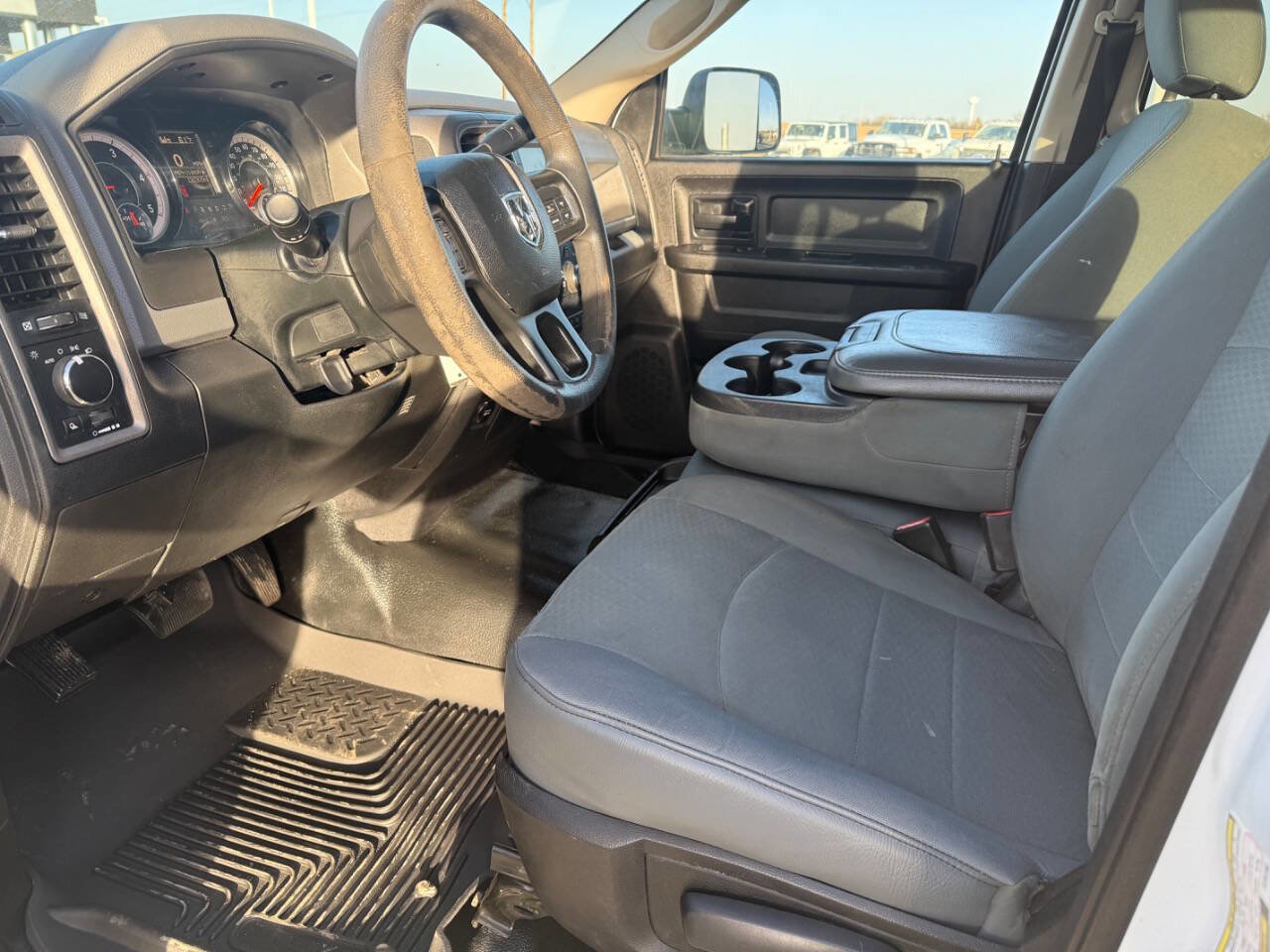 Used 2018 RAM 2500 Tradesman w/ Chrome Appearance Group image 16