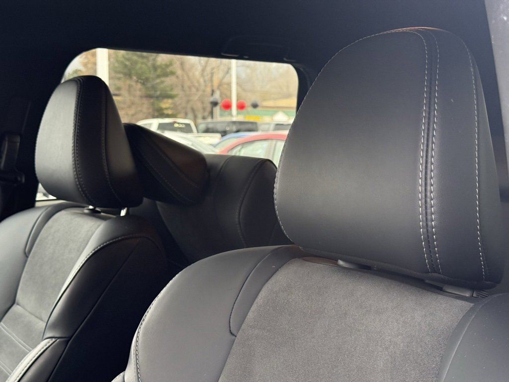 Used 2024 Mitsubishi Outlander SE image 11