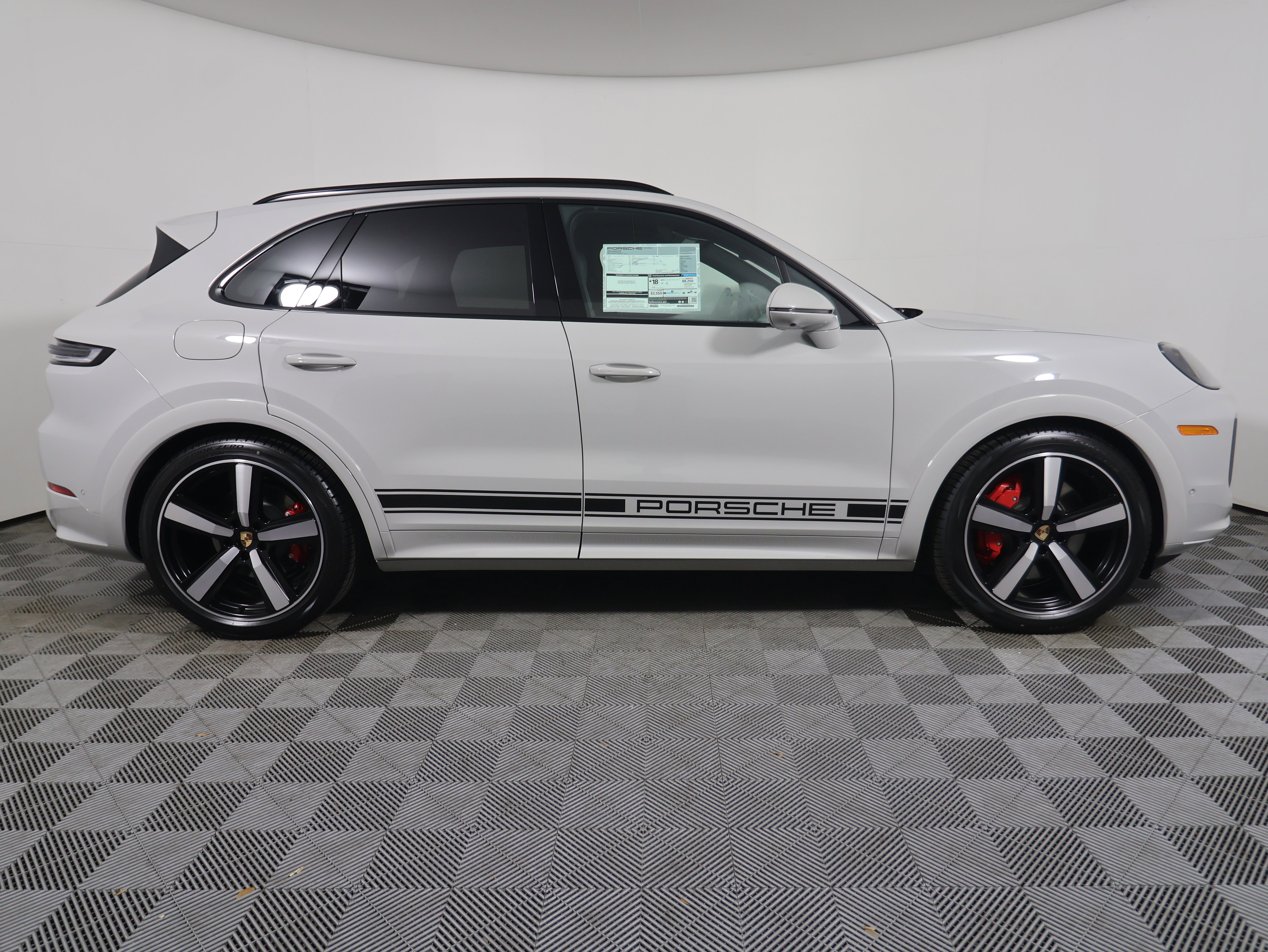 New 2025 Porsche Cayenne GTS image 8