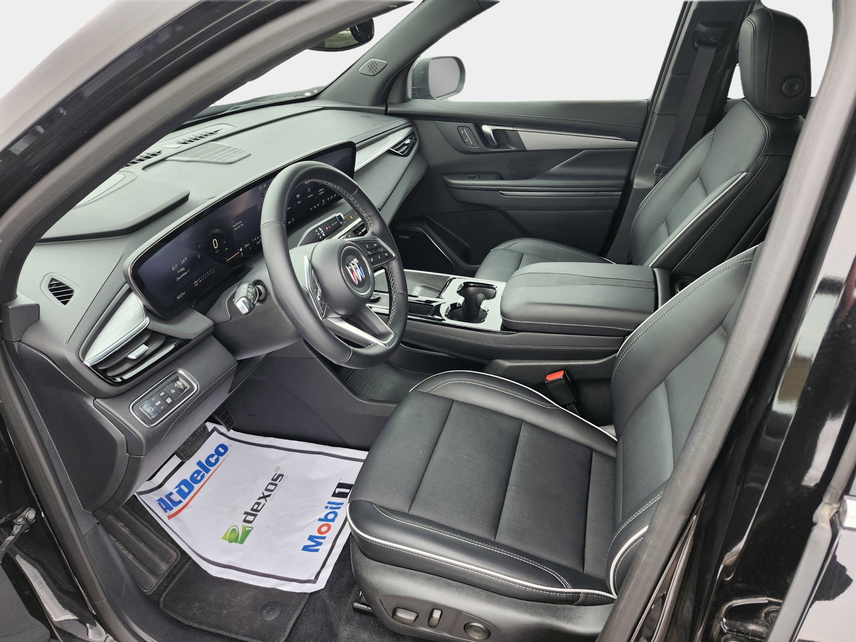 Used 2025 Buick Enclave Preferred image 9