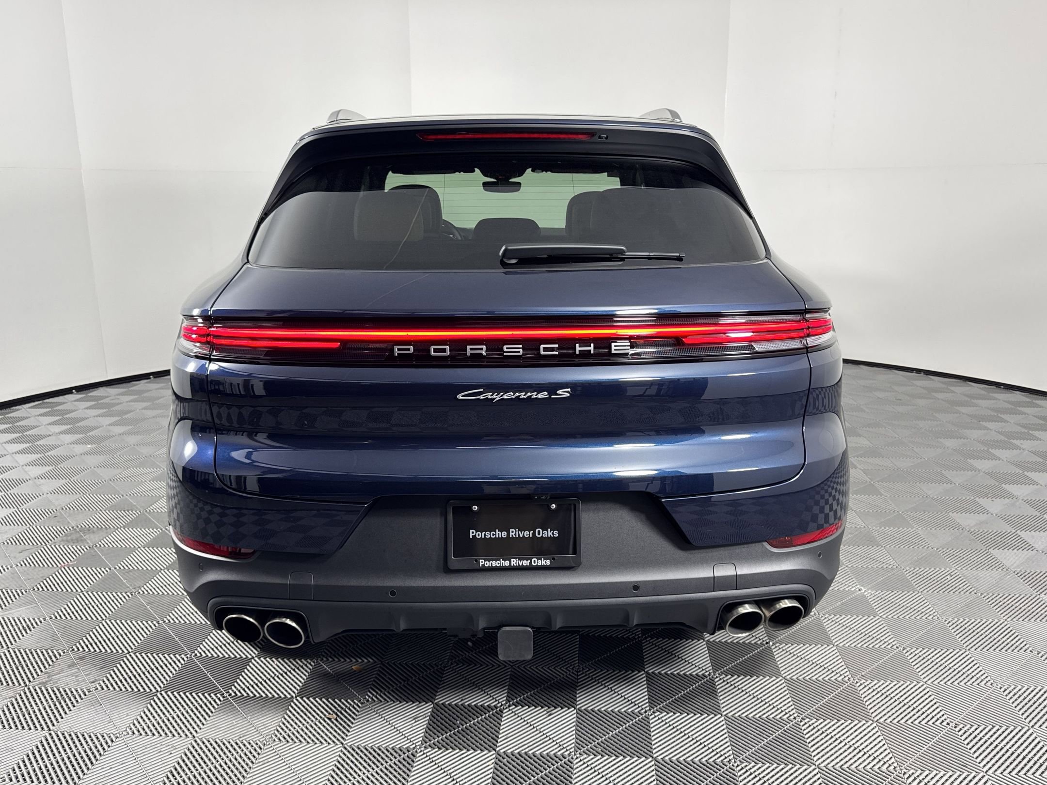 Certified 2025 Porsche Cayenne S image 10