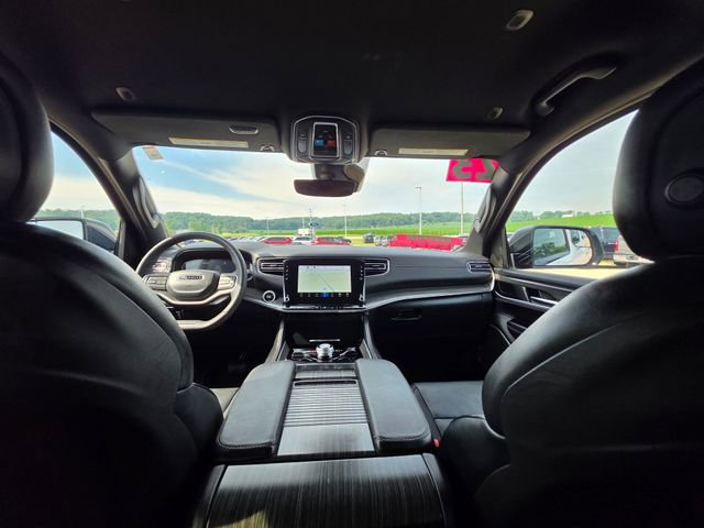 Used 2023 Jeep Wagoneer Series III w/ Preferred Equipment Group image 38