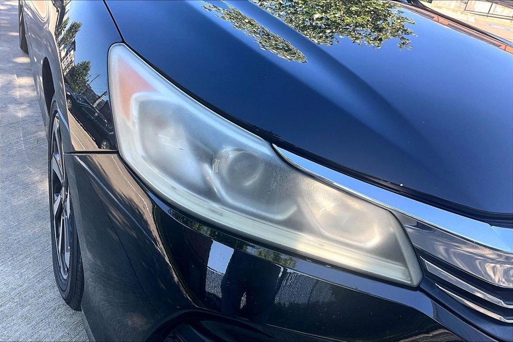 Used 2017 Honda Accord EX-L image 39