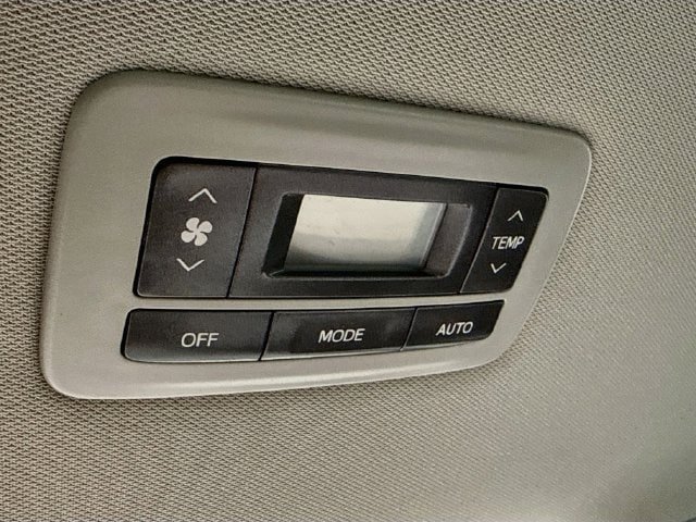 Certified 2017 Toyota Sienna XLE FWD image 27