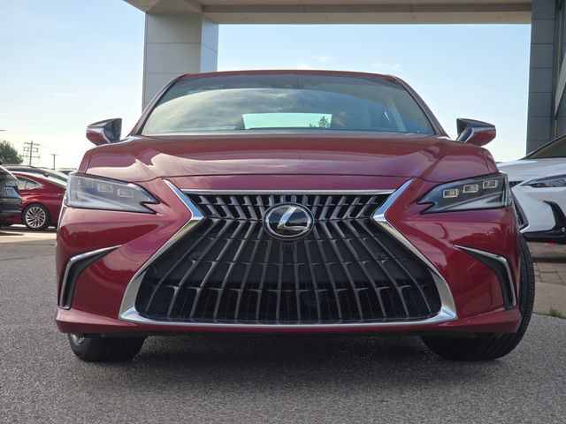 Used 2025 Lexus ES 300h Ultra Luxury w/ Accessory Package (Z2) FWD image 3