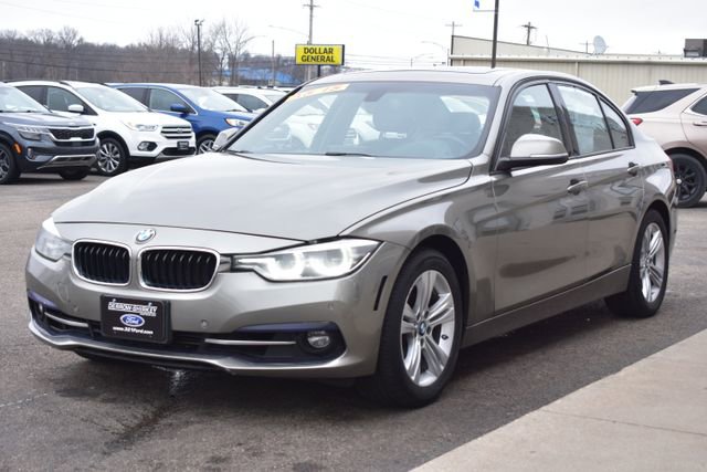 Used 2016 BMW 328i xDrive Sedan w/ Technology Package image 12