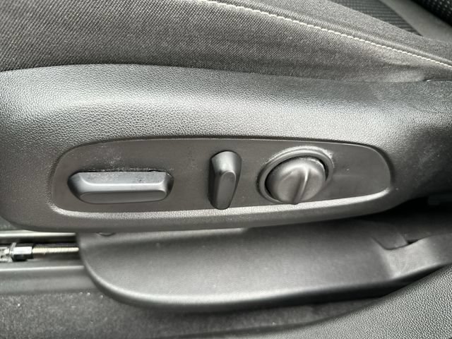Used 2020 GMC Acadia SLE w/ Driver Convenience Package FWD image 16
