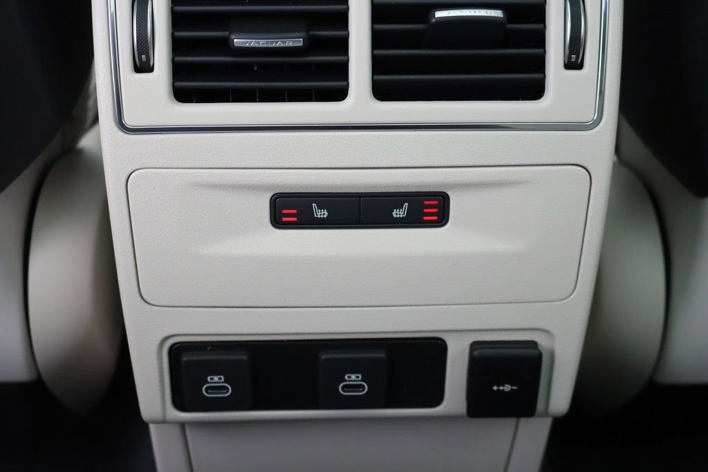 Used 2026 Jaguar F-PACE R-Dynamic S image 34