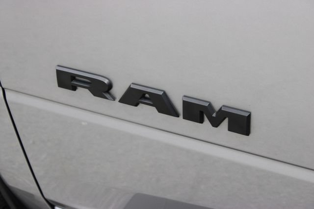 Used 2024 RAM 3500 Big Horn w/ Night Edition AWD/4WD image 17