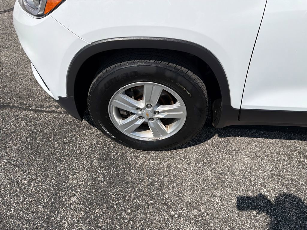 Used 2019 Chevrolet Trax LT w/ LT Convenience Package FWD image 28