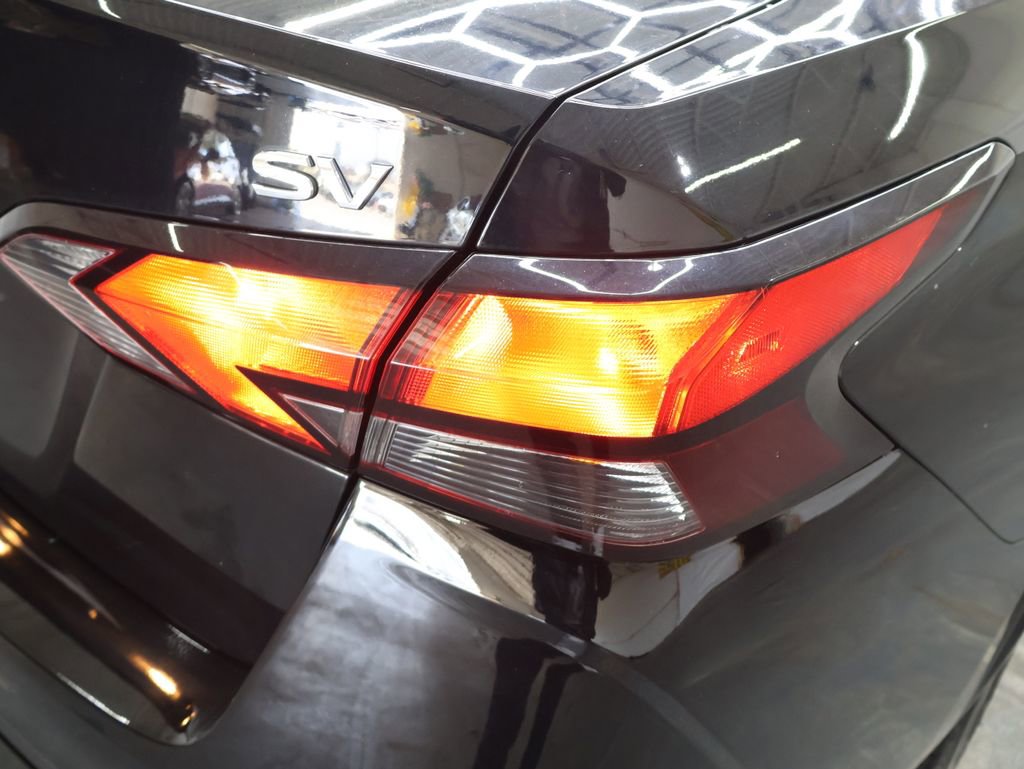 Used 2021 Nissan Versa SV image 28