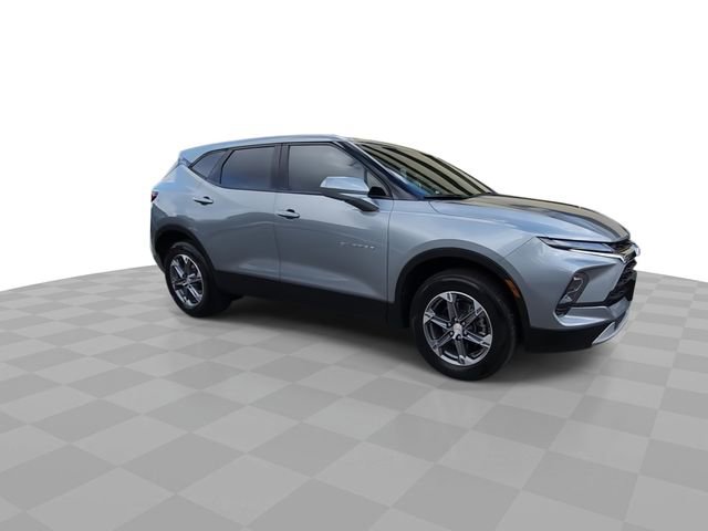 Used 2023 Chevrolet Blazer LT w/ Driver Confidence Package FWD image 2