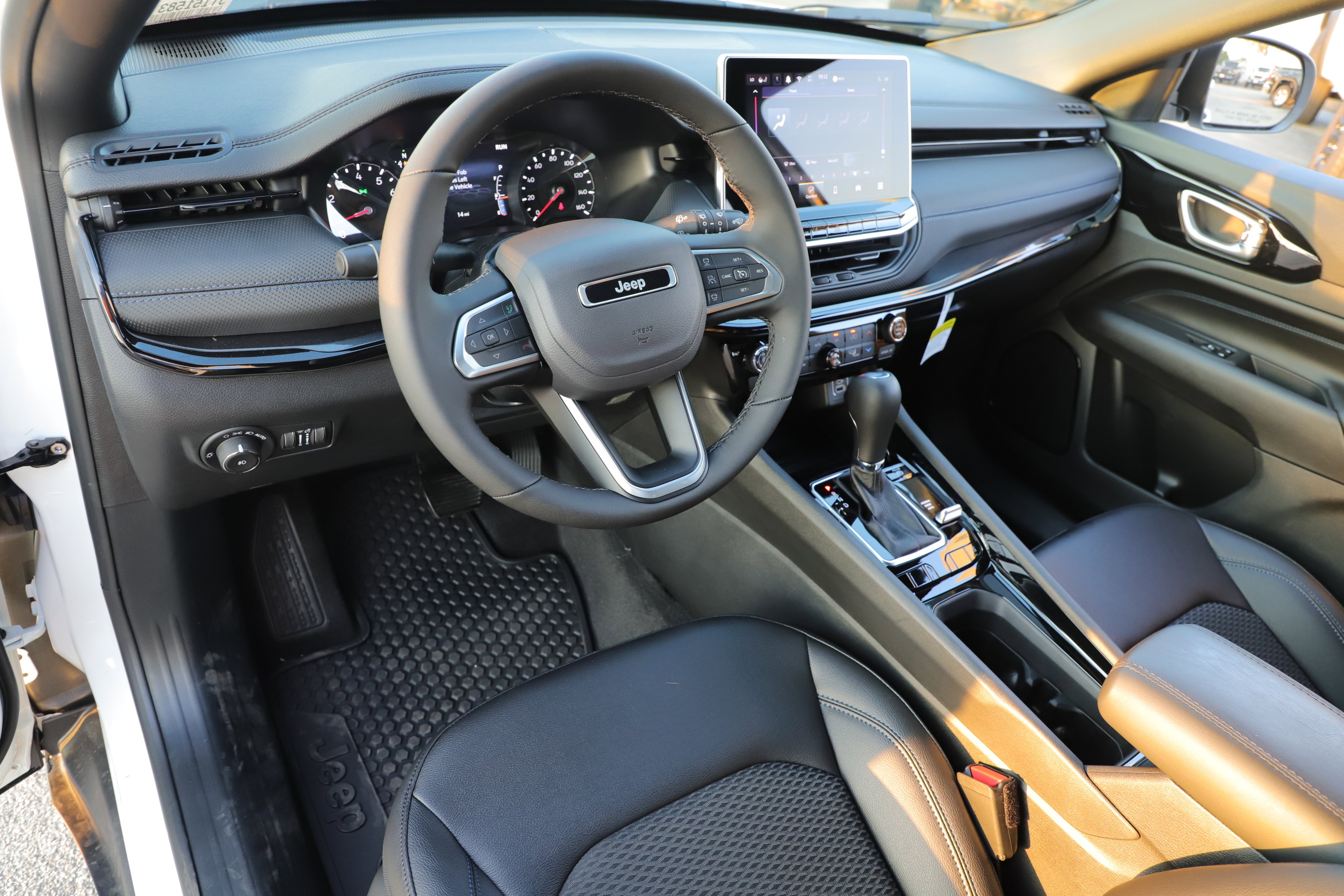 New 2026 Jeep Compass Latitude image 17