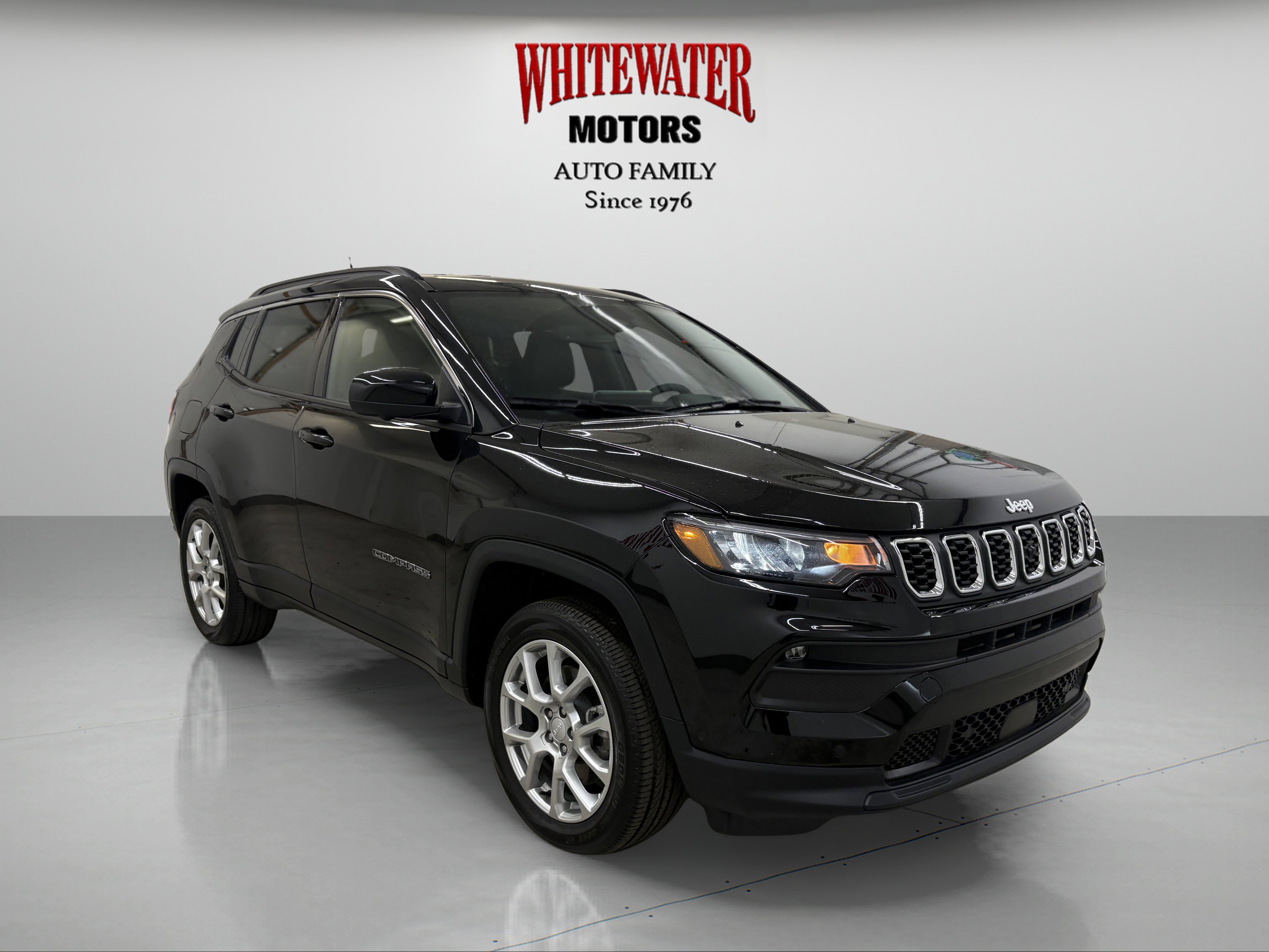 Used 2024 Jeep Compass Latitude image 5