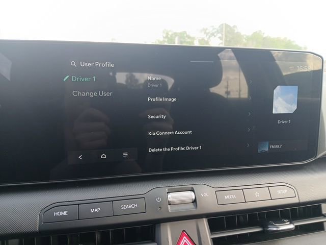 Used 2025 Kia K4 FWD image 20