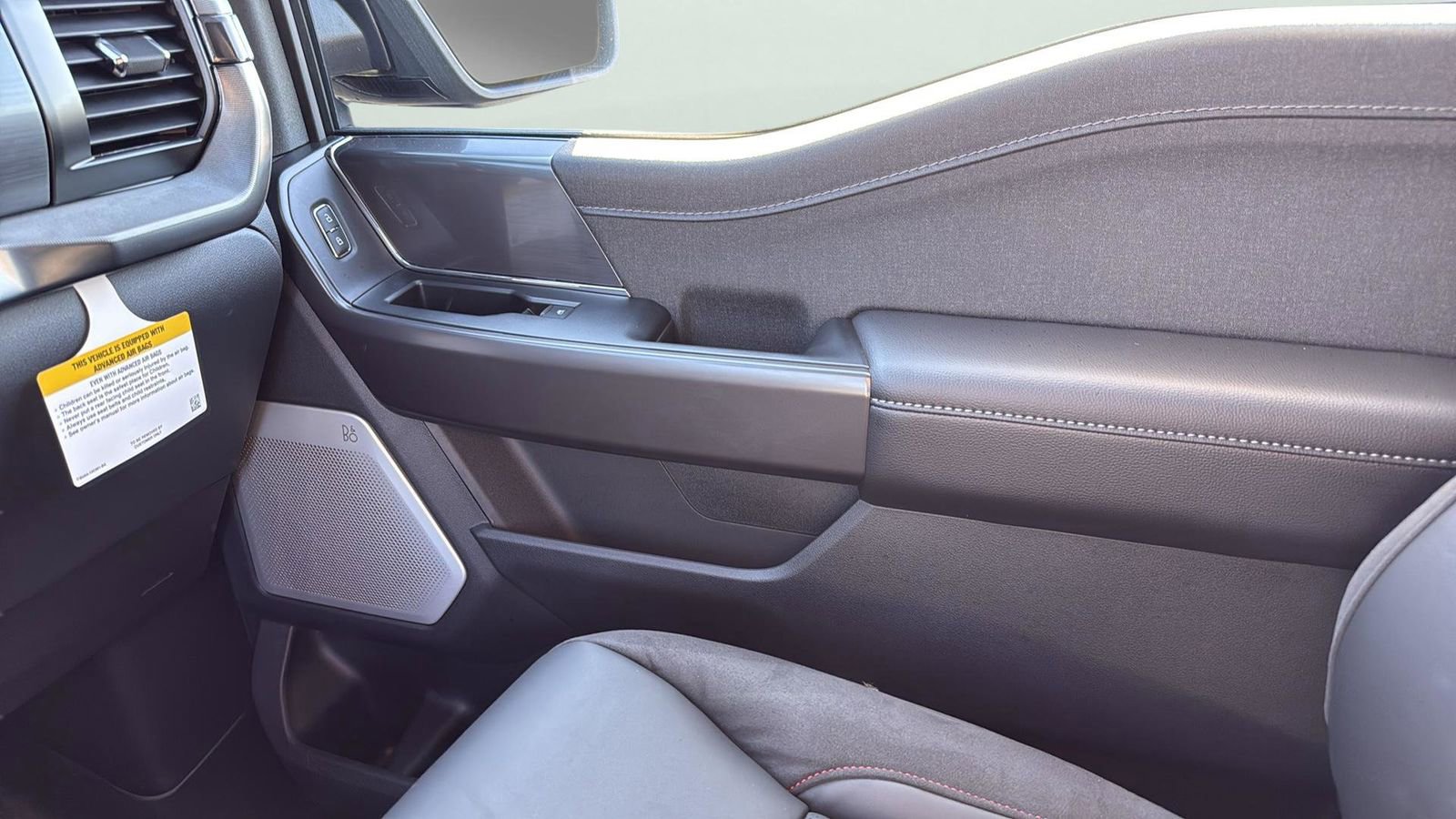 New 2026 Ford F150 Lariat w/ Equipment Group 502A High image 25