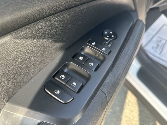 Used 2025 Kia Sportage LX image 15