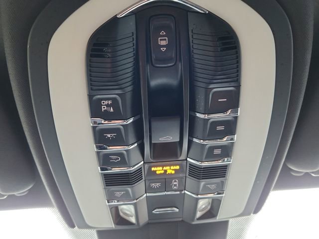 Used 2018 Porsche Cayenne Platinum Edition image 49