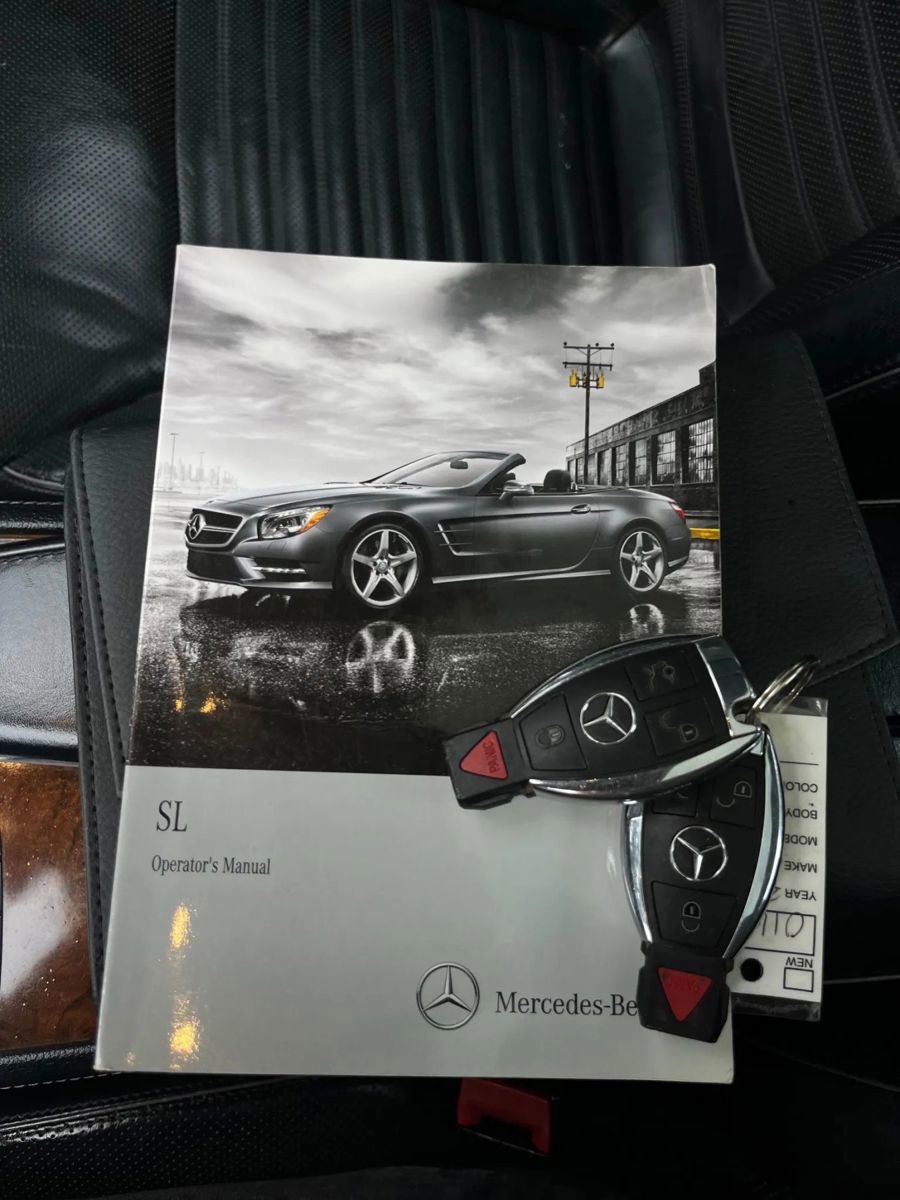 Used 2013 Mercedes-Benz SL 550 w/ Premium Pkg image 23