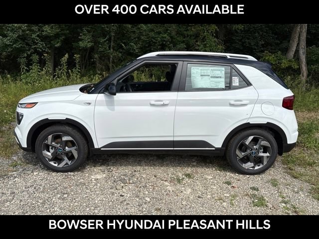 New 2026 Hyundai Venue SEL FWD image 2
