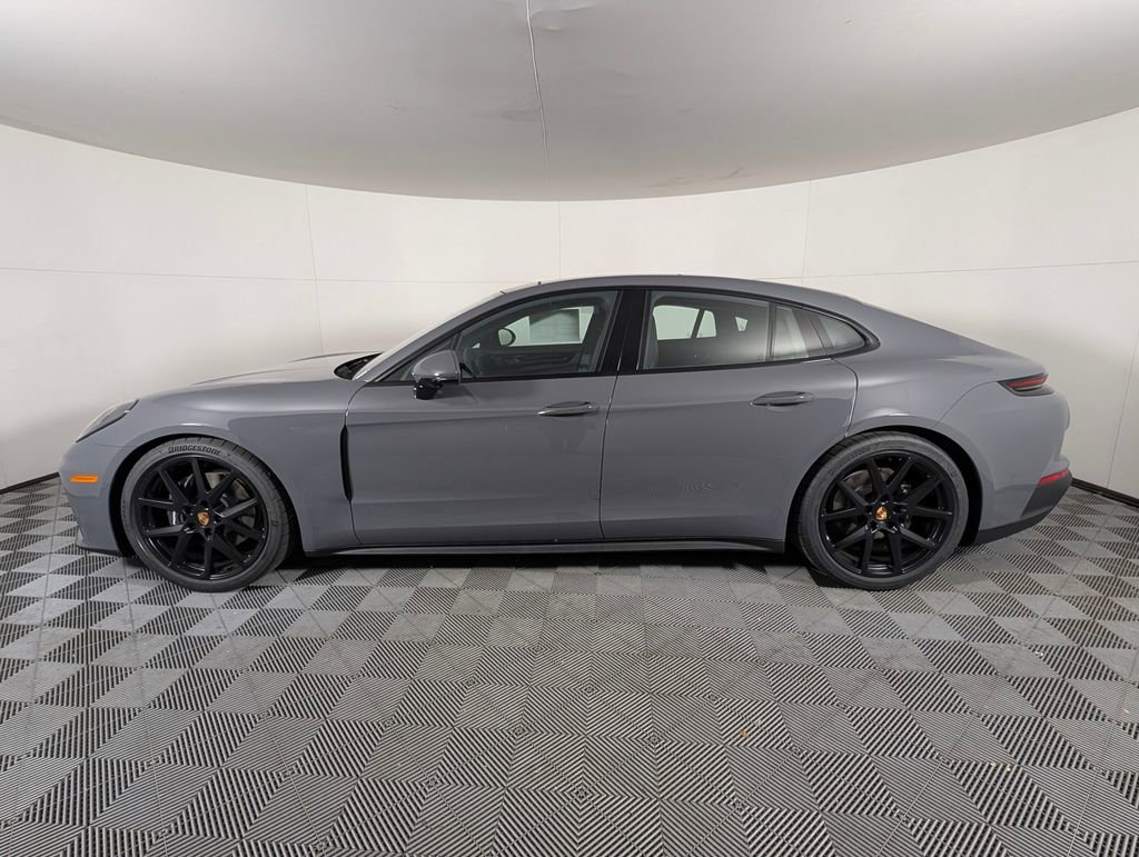 New 2026 Porsche Panamera image 2