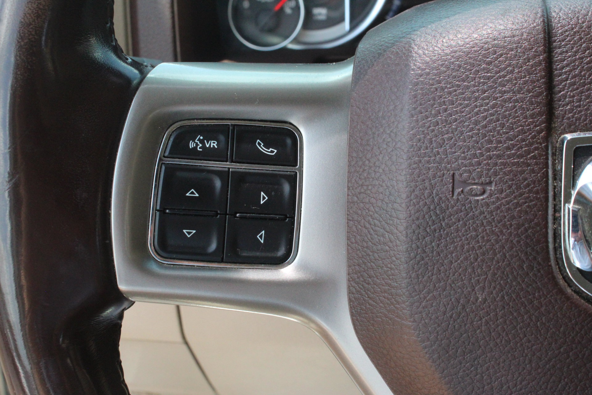 Used 2017 RAM 2500 Laramie w/ Convenience Group AWD/4WD image 18