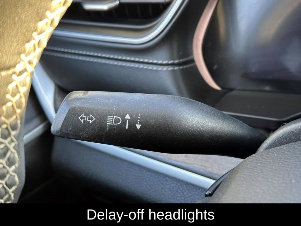 Used 2023 Jeep Grand Cherokee L Limited w/ Black Appearance Package image 26