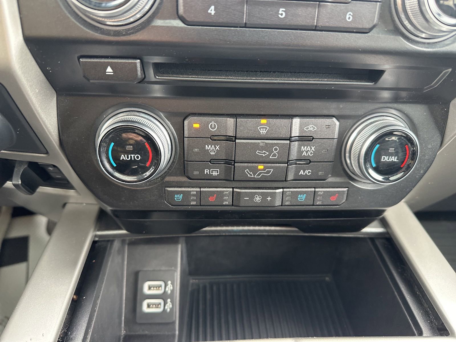 Used 2017 Ford F150 Lariat w/ Equipment Group 502A Luxury AWD/4WD image 19