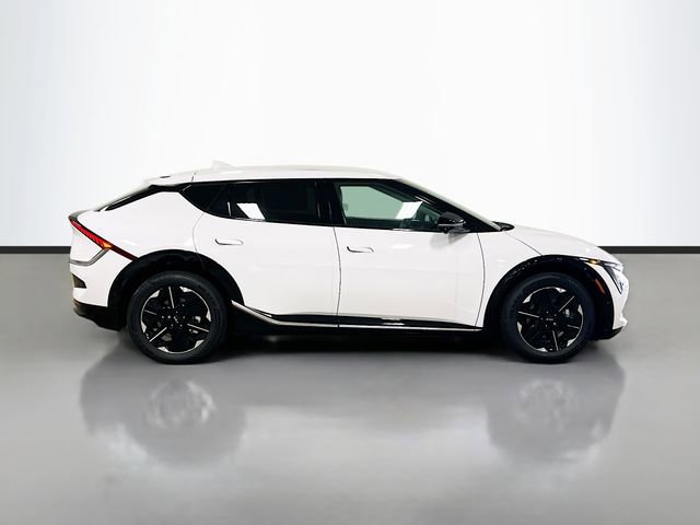 New 2025 Kia EV6 Wind image 8