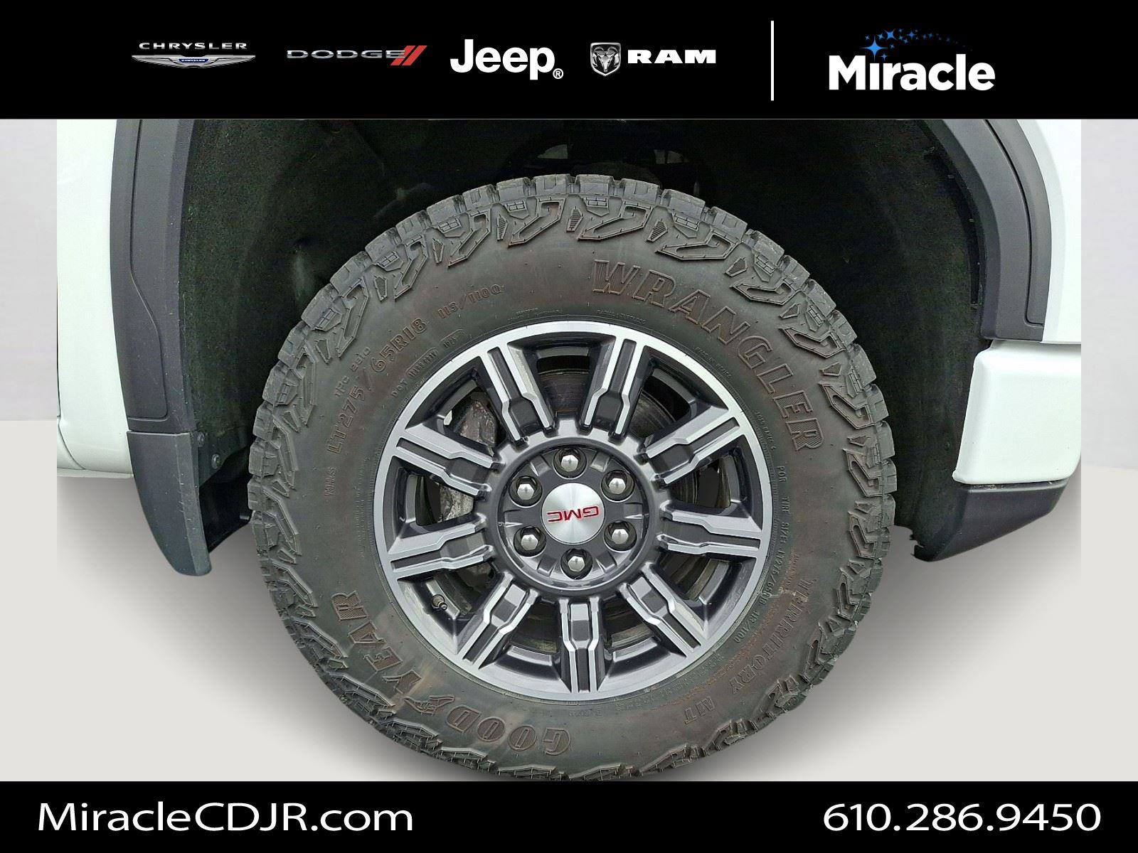 Used 2025 GMC Sierra 1500 AT4 image 8