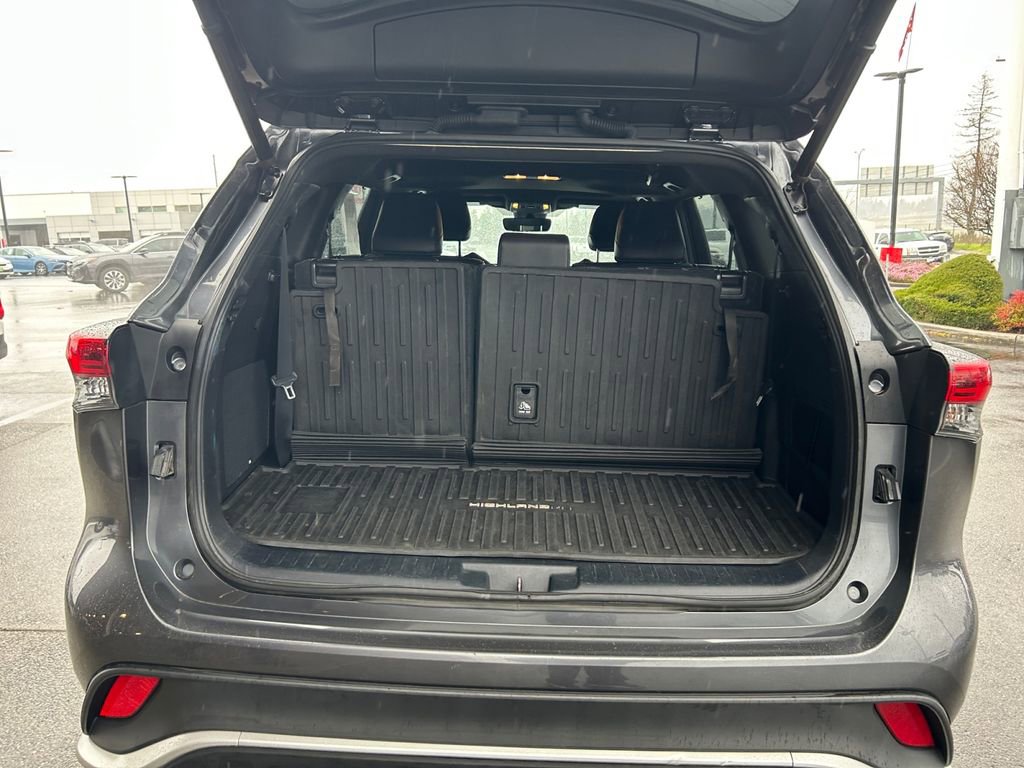 Used 2021 Toyota Highlander XSE image 24