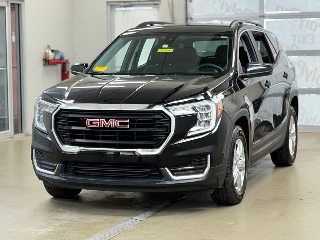 Used 2022 GMC Terrain SLE w/ Driver Convenience Package AWD/4WD image 3