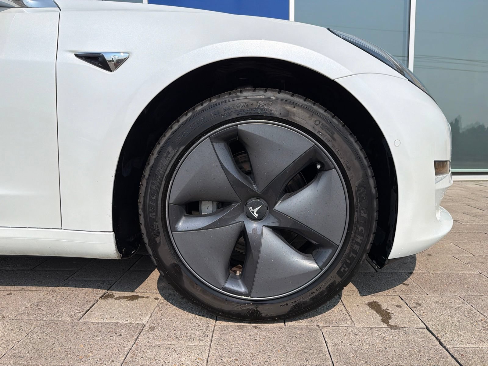 Used 2020 Tesla Model 3 Standard Range Plus RWD image 8