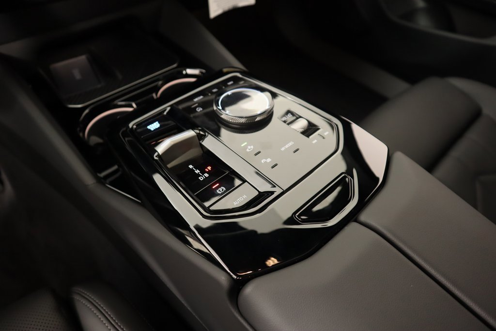 New 2025 BMW i5 xDrive40 w/ M Sport Package image 9