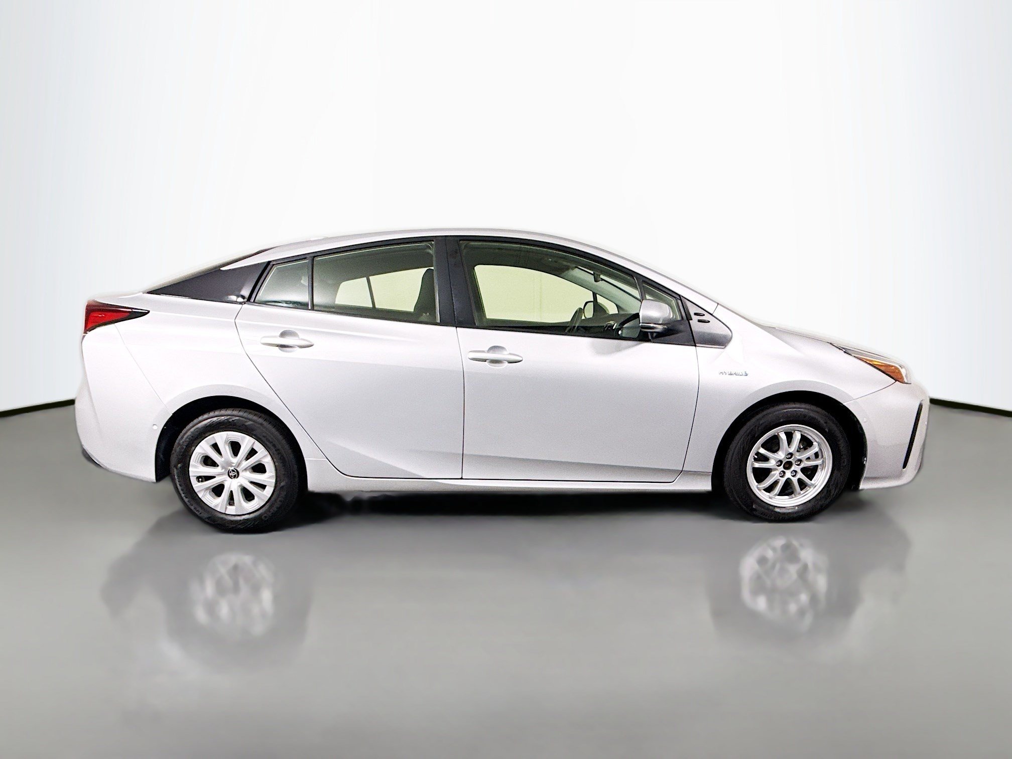 Used 2021 Toyota Prius LE FWD image 11