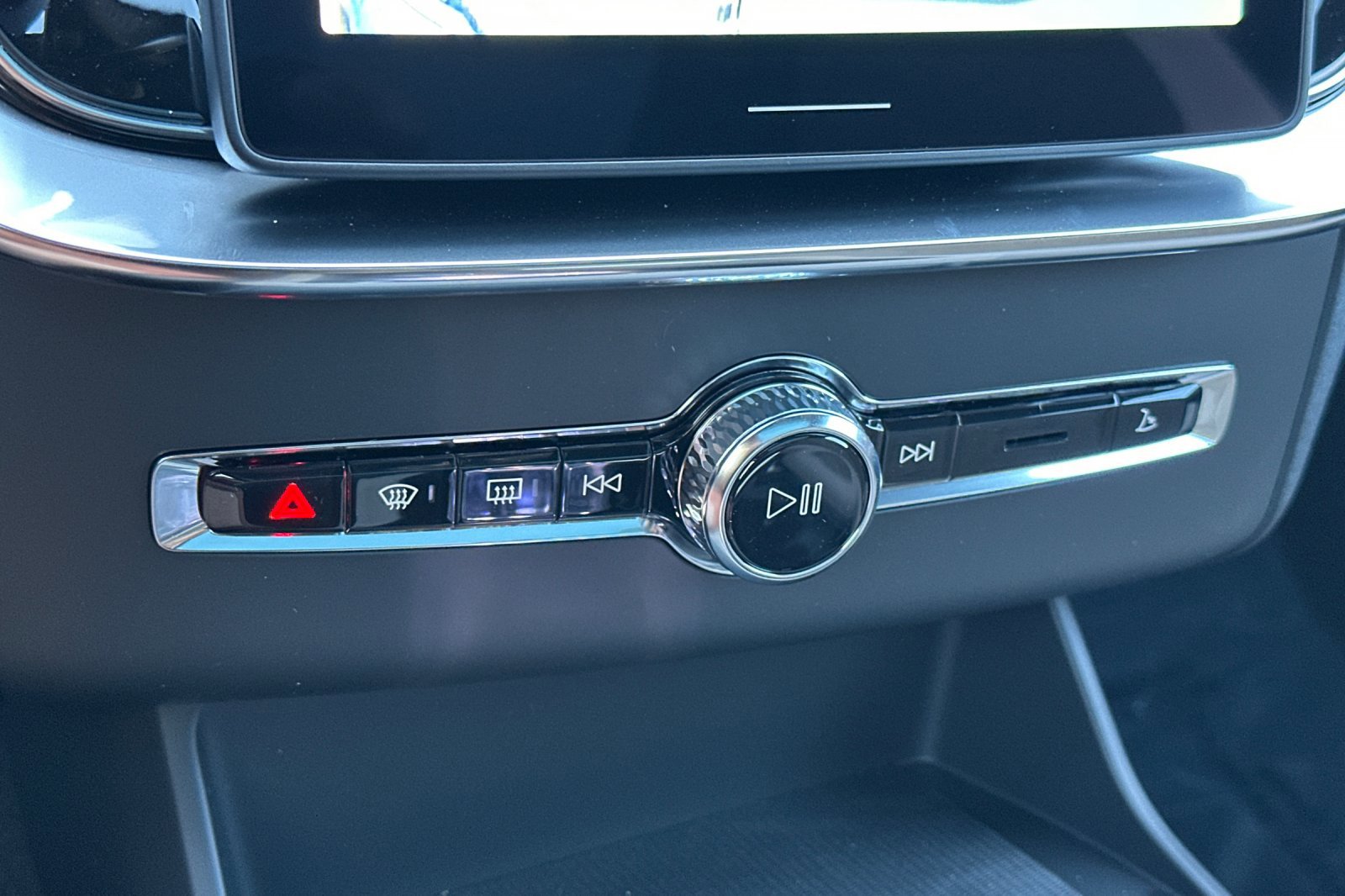 New 2026 Volvo XC90 B5 Plus AWD/4WD image 19