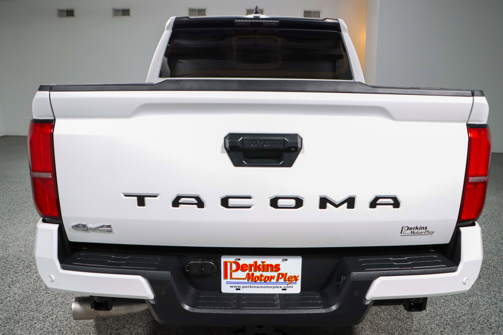 Used 2024 Toyota Tacoma SR5 image 8